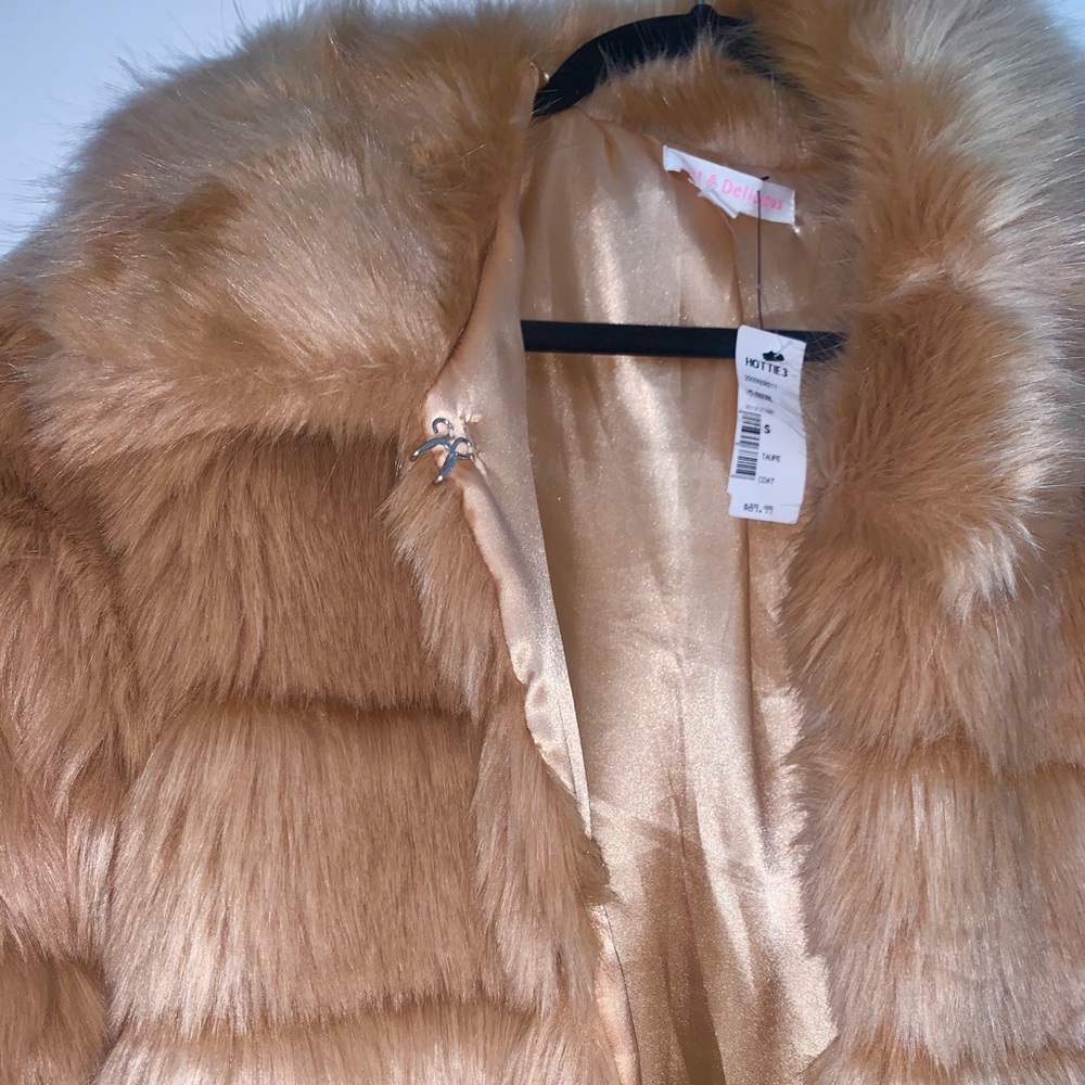 Caramel cream luxury floor length faux fur coat - Picture 3 of 5
